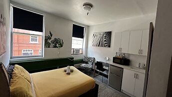 Queen Nest Hotel