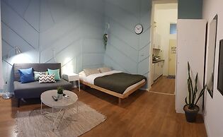 15 Ben Yehuda Studios