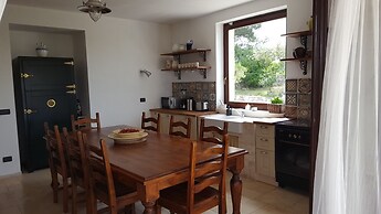 Trulli Parco Grande Con Piscina Privata