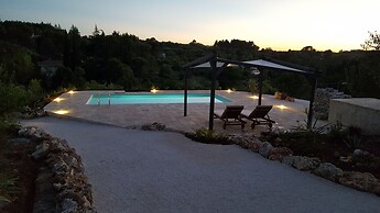 Trulli Parco Grande Con Piscina Privata