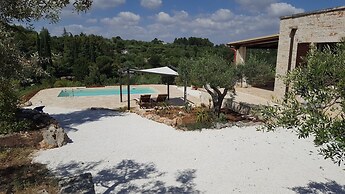 Trulli Parco Grande Con Piscina Privata