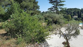 Trulli Parco Grande Con Piscina Privata