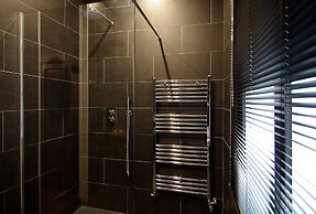 1637 Historic Canal View Suites