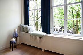 1637 Historic Canal View Suites