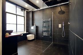 1637 Historic Canal View Suites