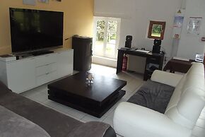 Le Domaine de Jaugy - Hostel