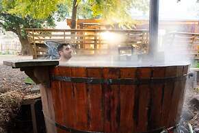 Hostal & Loft El Laurel