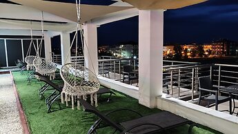 Peloton Inn