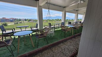 Peloton Inn