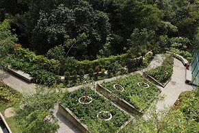 Ten Eleven Living Point