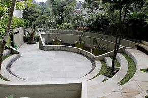 Ten Eleven Living Point