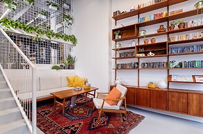 Wom Allenby Pod Hotel