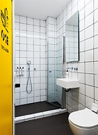 Wom Allenby Pod Hotel