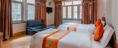 Hotel River Holiday Inn