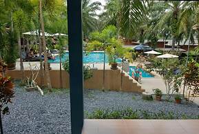 Palmthien Pool Villa Aonang