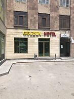 Golden Hotel