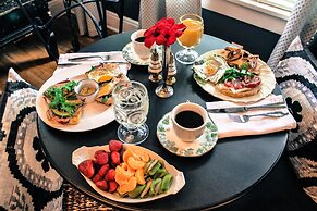 Belmont Blvd Bed and Breakfast