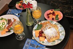 Belmont Blvd Bed and Breakfast