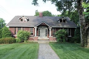 Belmont Blvd Bed and Breakfast