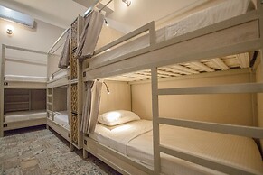 Casa Avelina Boutique Hostel