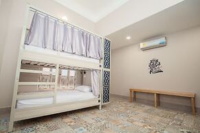 Casa Avelina Boutique Hostel