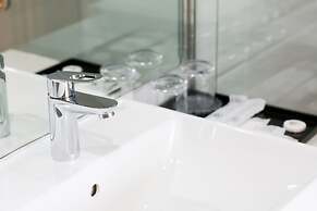 Prague Saigon Airport Hotel