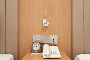 Prague Saigon Airport Hotel