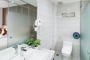 Prague Saigon Airport Hotel