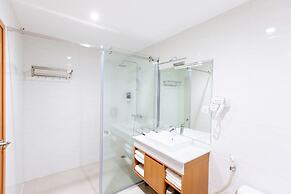 Prague Saigon Airport Hotel