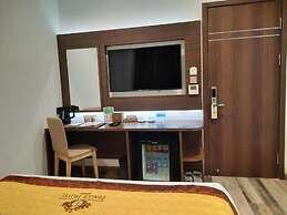 Prague Saigon Airport Hotel