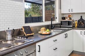 Three Beaches - Chic Eco Home Tasmania