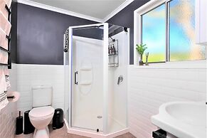 Three Beaches - Chic Eco Home Tasmania