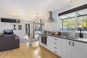 Three Beaches - Chic Eco Home Tasmania