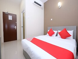 Super OYO 43935 Mancalin Hotel