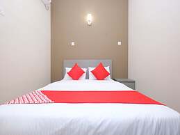 Super OYO 43935 Mancalin Hotel