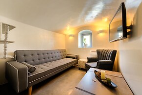 Pasithea Luxury Suites