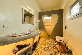 Pasithea Luxury Suites