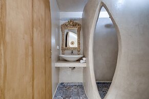 Pasithea Luxury Suites