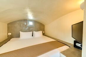 Pasithea Luxury Suites