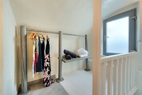 Pasithea Luxury Suites