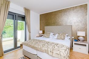 Villa Dolores Apartments