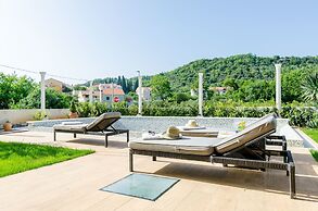 Villa Dolores Apartments