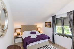 Villa Dolores Apartments