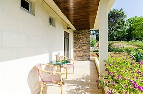 Villa Dolores Apartments