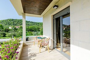 Villa Dolores Apartments