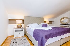 Villa Dolores Apartments