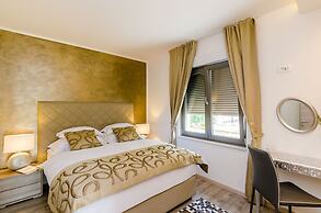 Villa Dolores Apartments