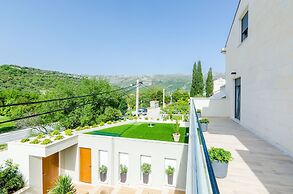 Villa Dolores Apartments