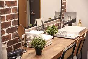 N.33 Hakata Sta. East