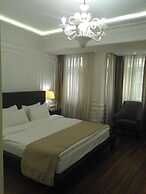 Cartoon Residence - Adults Only